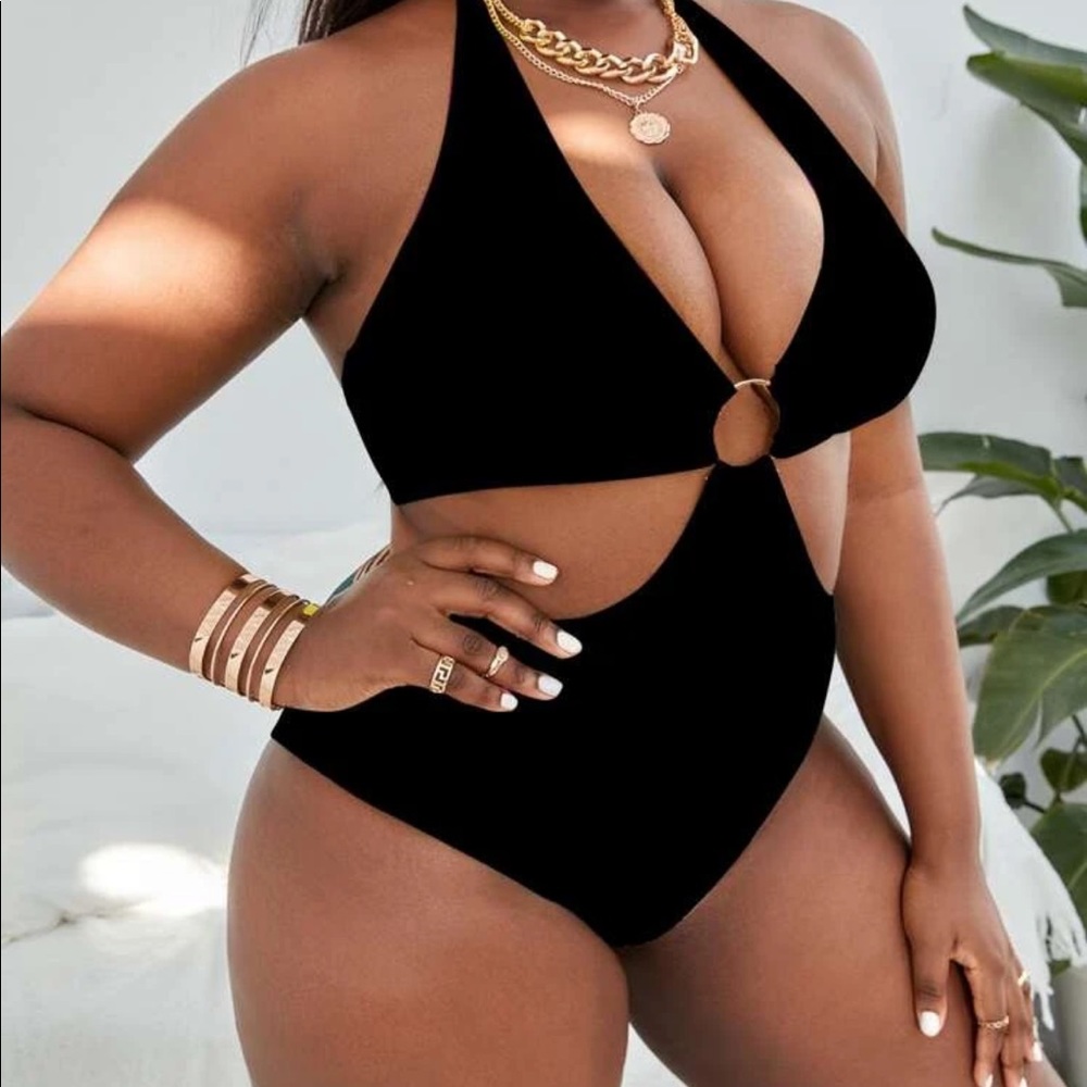 Shein Plus Ring Linked Halter One Piece Swimsuit